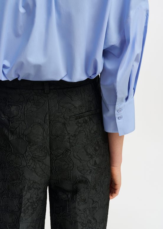 Pantalon droit en jacquard fleuri noir