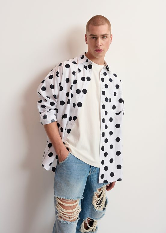 Chemise en coton blanche et noire à pois