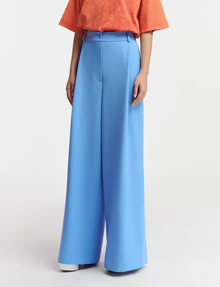 Pantalon bleu à jambes larges