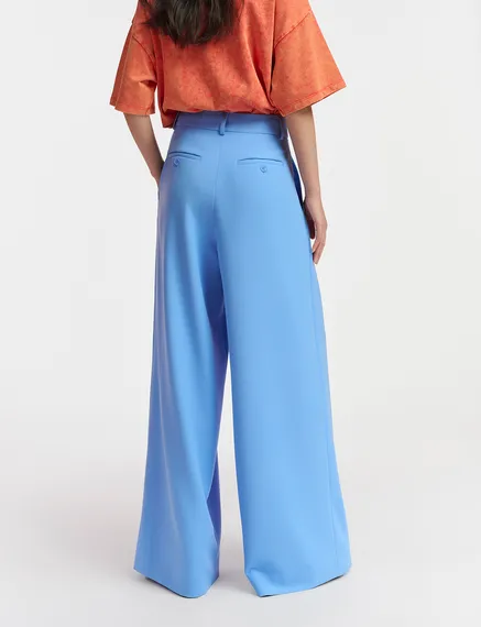 Pantalon bleu à jambes larges