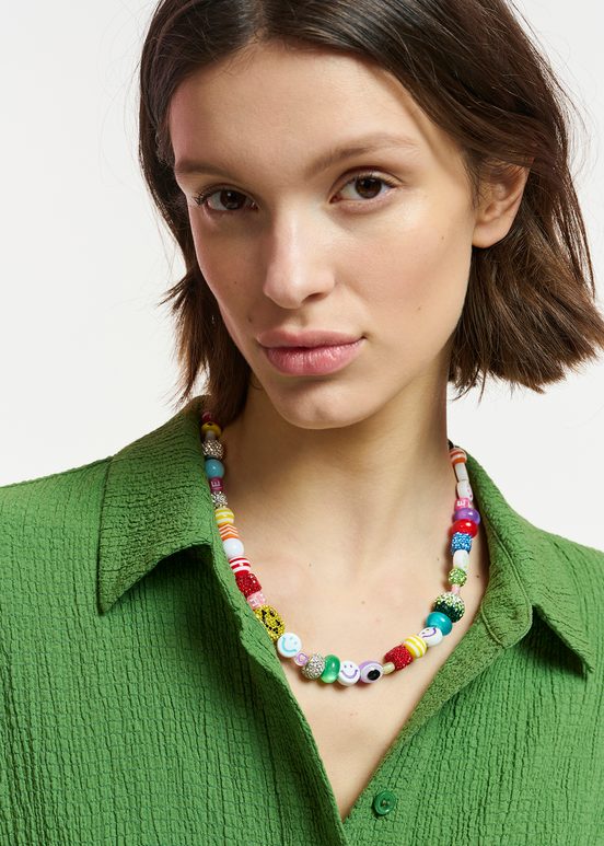 Collier de perles multicolores