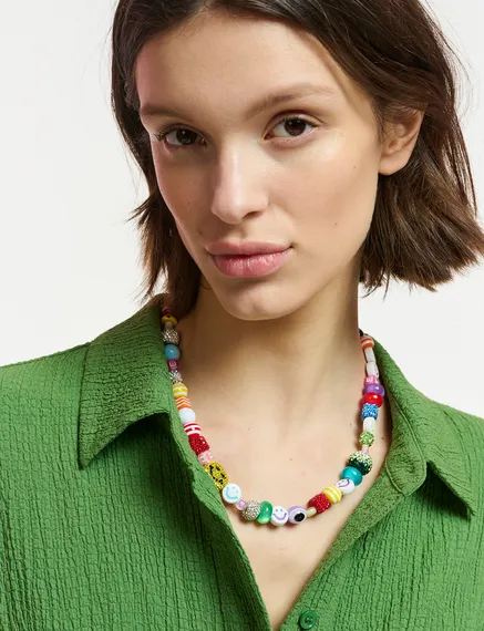 Collier de perles multicolores