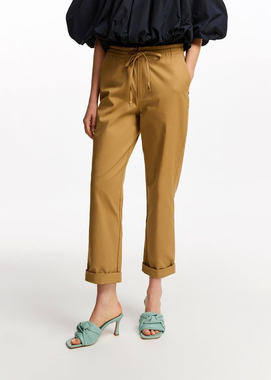 Camel broek met taps toelopende pijpen