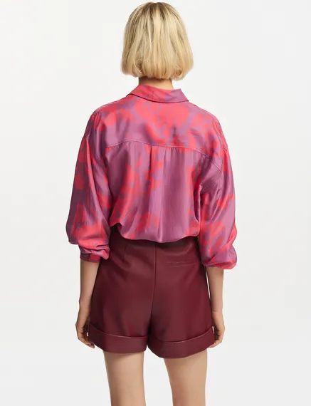 Chemise en soie fleurie pourpre et rose fluo