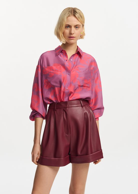 Chemise en soie fleurie pourpre et rose fluo