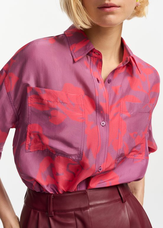 Chemise en soie fleurie pourpre et rose fluo