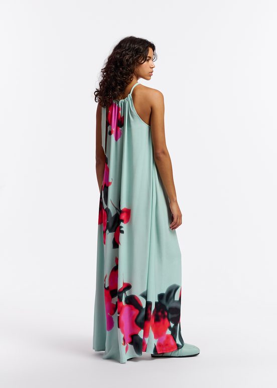 Robe maxi bleu clair fleurie à encolure américaine