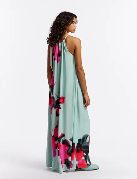 Robe maxi bleu clair fleurie à encolure américaine