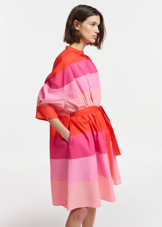 Robe longueur genou en coton rose clair, rose et rouge