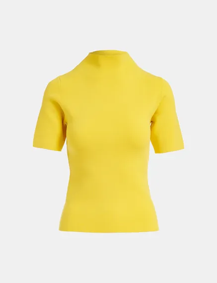 Yellow short-sleeved knitted sweater