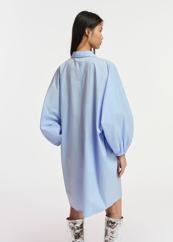 Mini robe chemise bleu clair à broderie