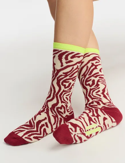 Off-white and burgundy zebra-motif socks