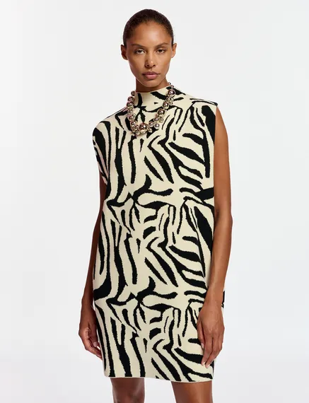 Gebroken witte en zwarte jurk in zebra jacquard