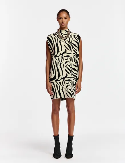 Gebroken witte en zwarte jurk in zebra jacquard