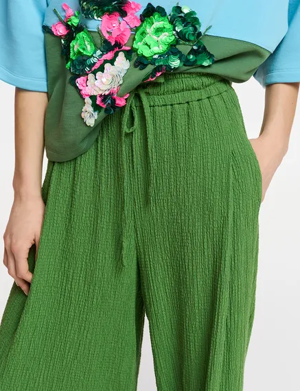 Dark green wide-leg seersucker pants