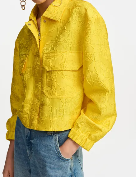 Courte veste en jacquard fleuri jaune