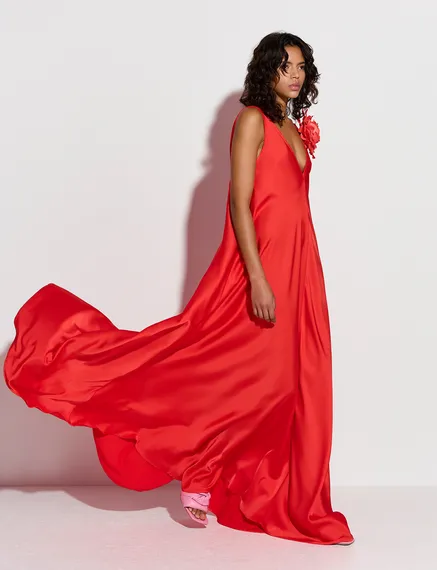 Red V-neck maxi-length dress