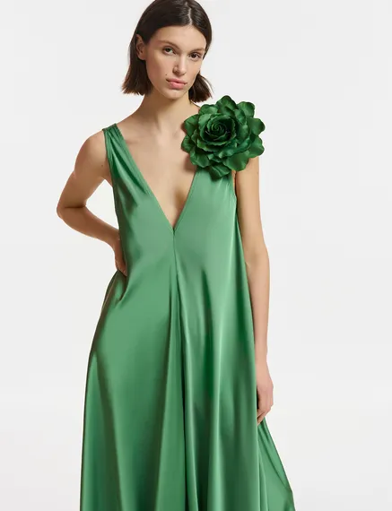 Green V-neck maxi-length dress