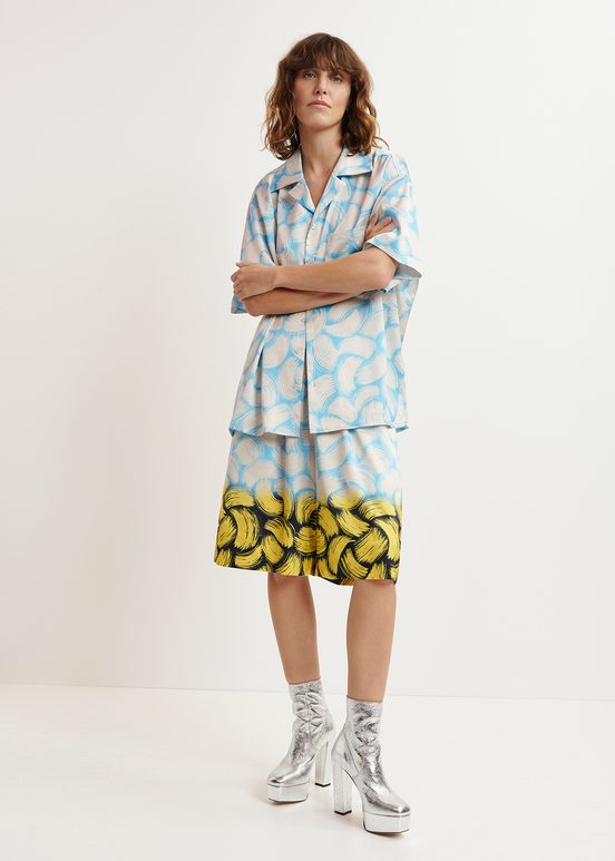 Blaue, cremefarbene und gelbe Shorts mit abstraktem Print und weitem Bein