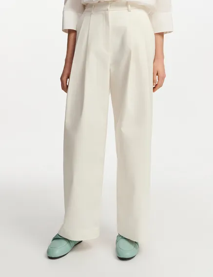 Pantalon blanc cassé à jambes larges