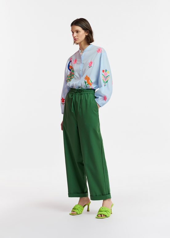 Pantalon vert foncé à jambes effilées