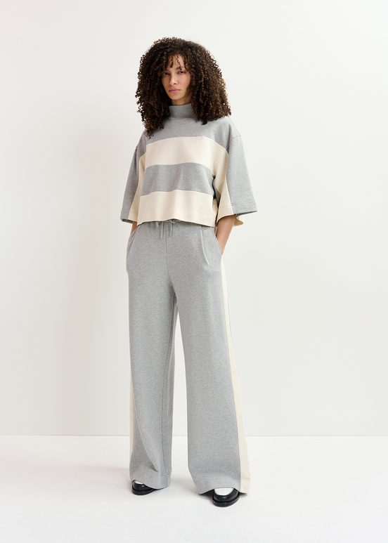 Pantalon large gris à rayures blanc cassé