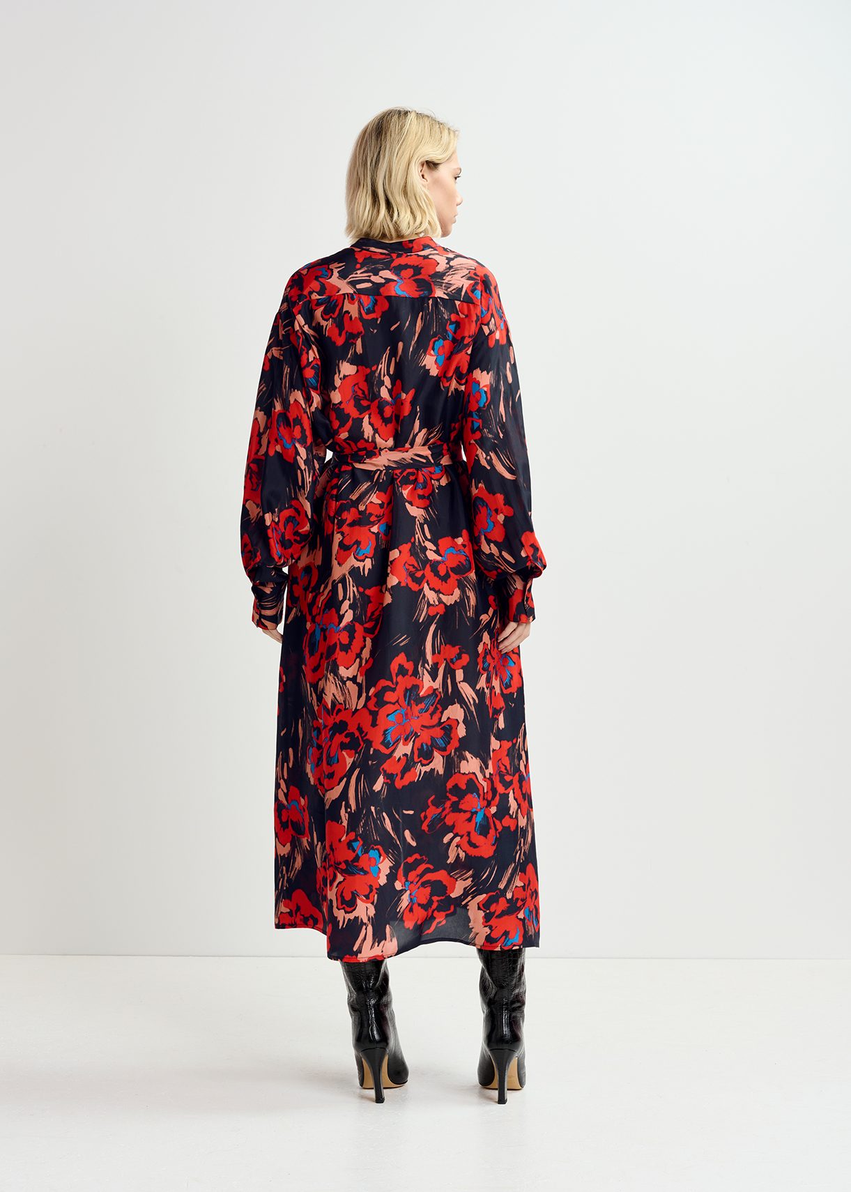 Black maxi-length silk dress with floral print | Essentiel