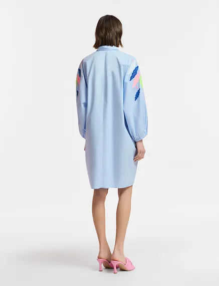 Robe chemise en coton bleu clair à broderies