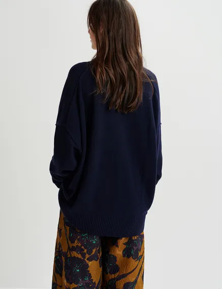 Pull en maille oversize bleu marine à col en V