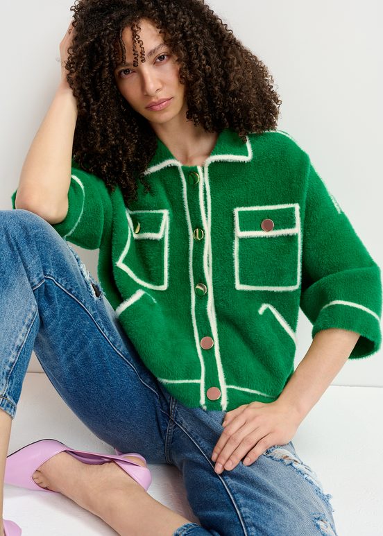 Cardigan vert en tricot pelucheux