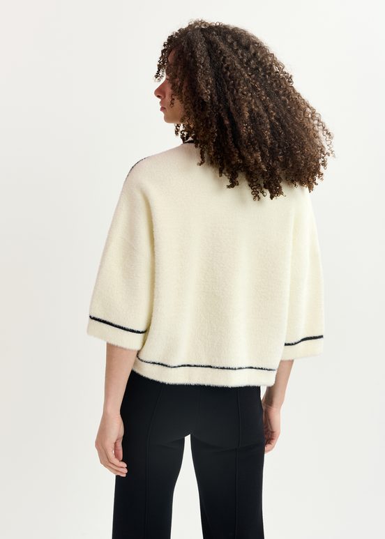 Cardigan blanc cassé en tricot pelucheux