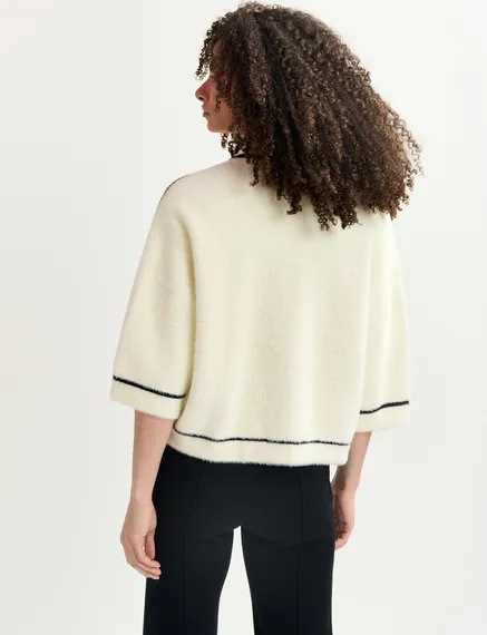 Cardigan blanc cassé en tricot pelucheux