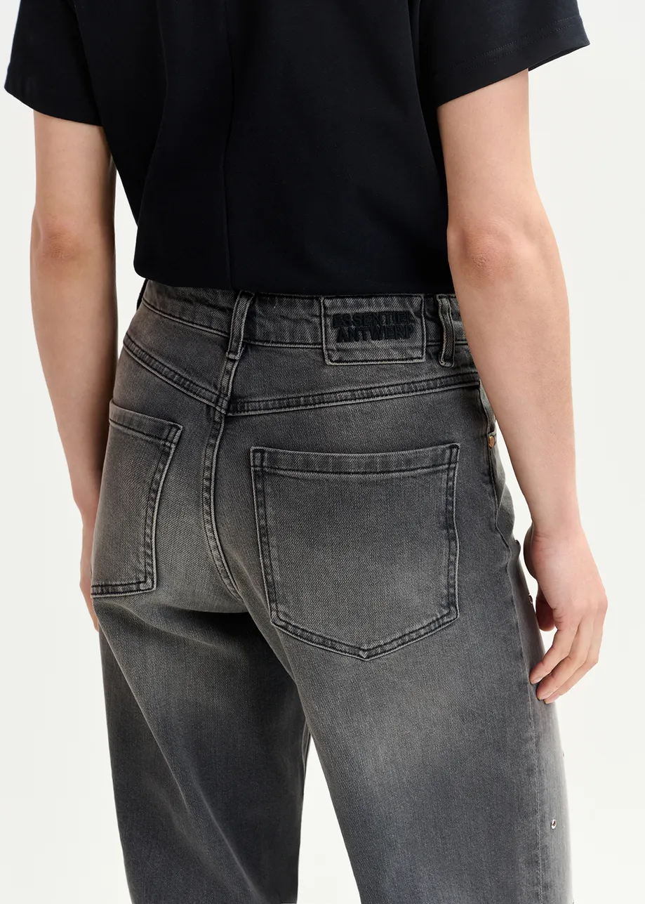 Graue Jeans mit Ösen