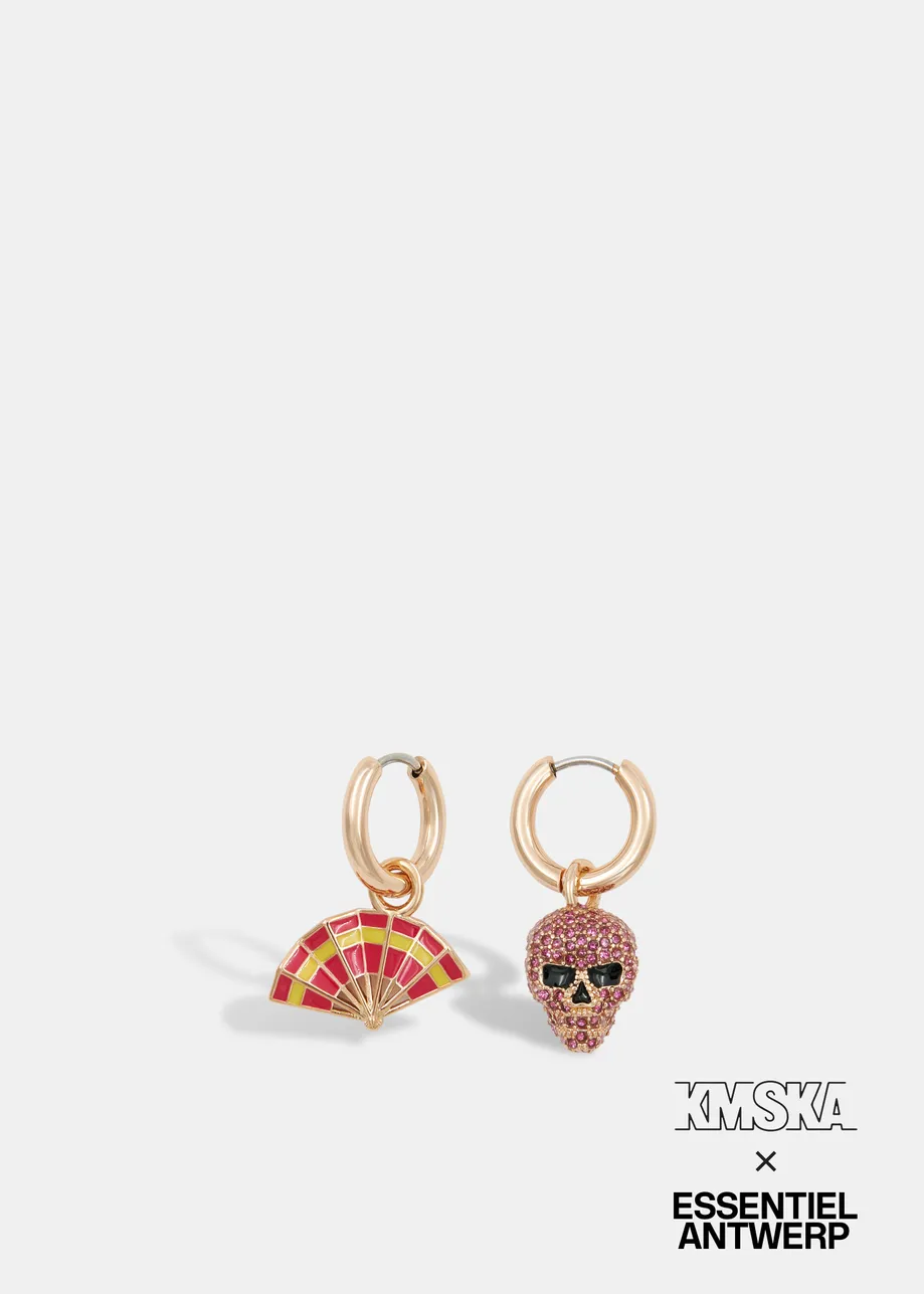 Gold-tone hoop earrings with skull and fan pendants - collaboration with KMSKA