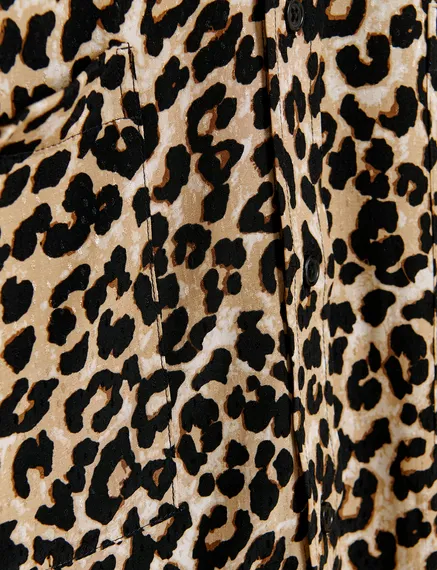 Braunes Hemd mit Leopardenprint