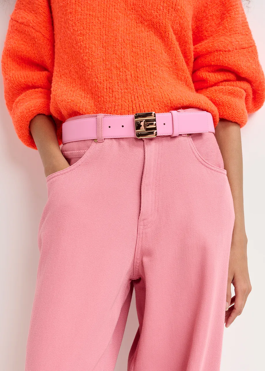 Pink leather belt with E-shaped buckle