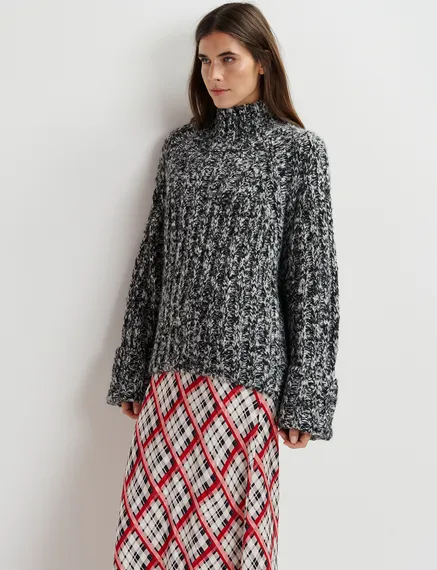 Pull à col roulé en tricot mêlé noir et écru