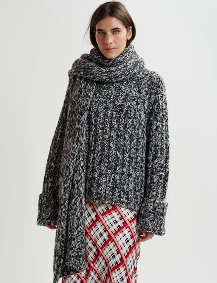 Pull à col roulé en tricot mêlé noir et écru