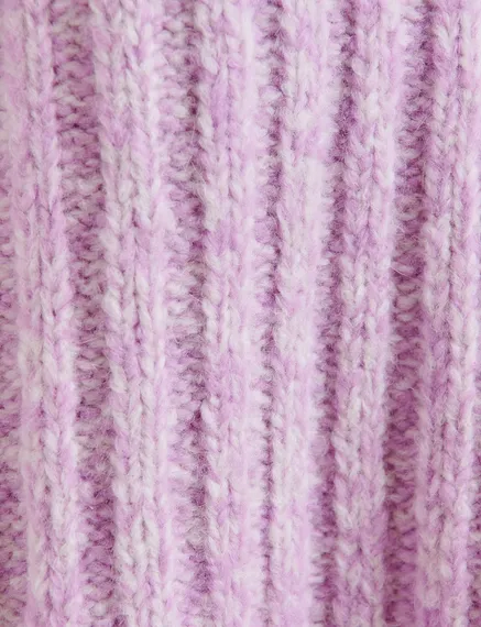 Melierter Strickpullover in Mauve und Ecru mit Rollkragen