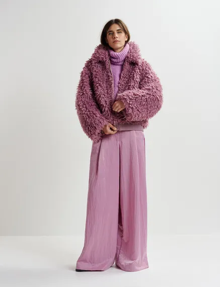 Mauve jas in faux shearling