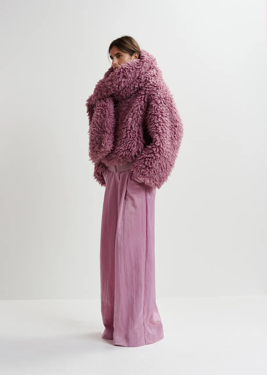 Mauve jas in faux shearling