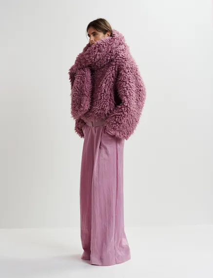 Mauve jas in faux shearling