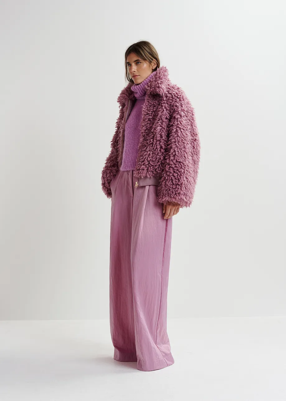 Mauve jas in faux shearling