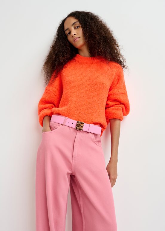 Pull en gros tricot orange fluo