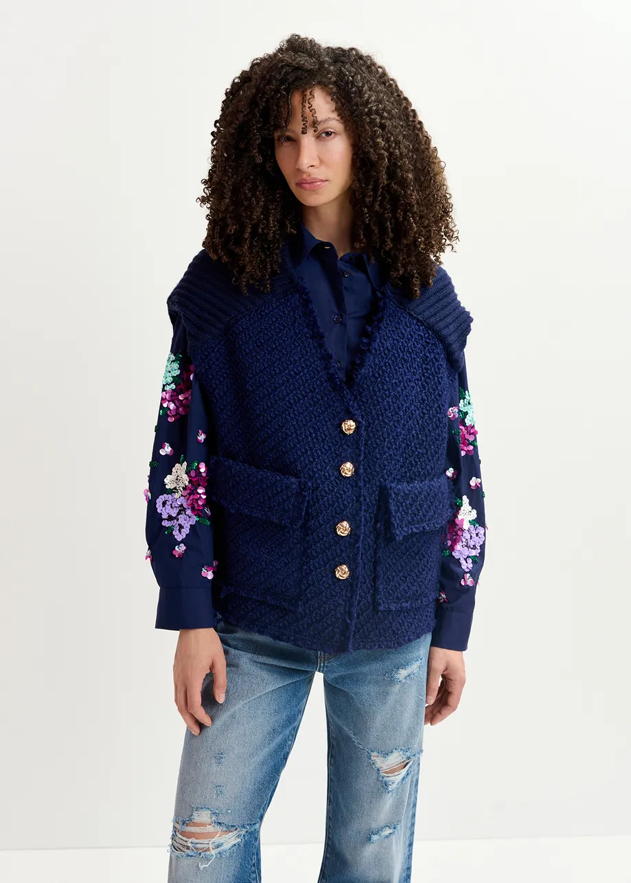 Marineblaue, ärmellose Strickjacke