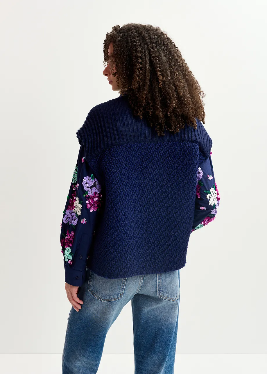 Marineblaue, ärmellose Strickjacke