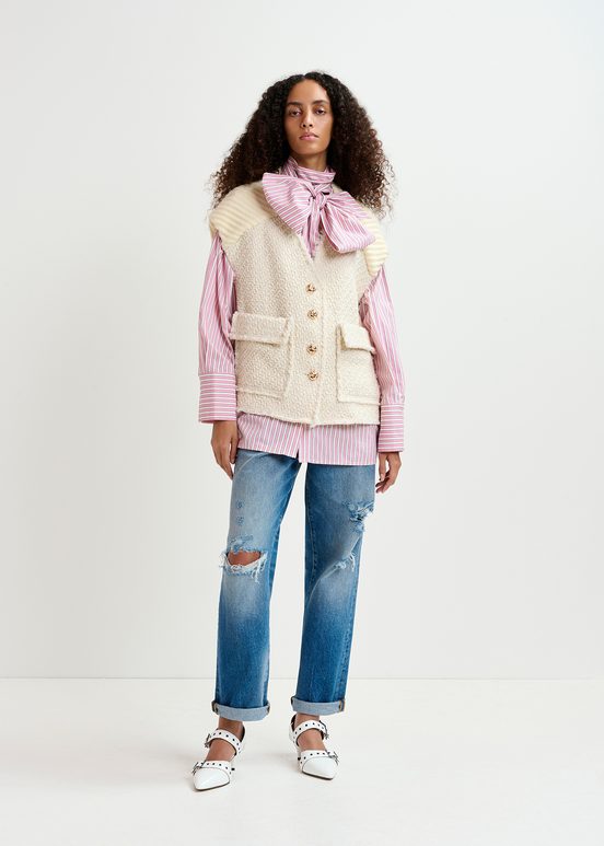 Ecru sleeveless knitted jacket