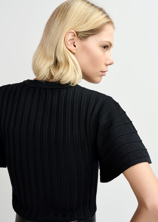 Black rib-knitted top with flared short sleeves