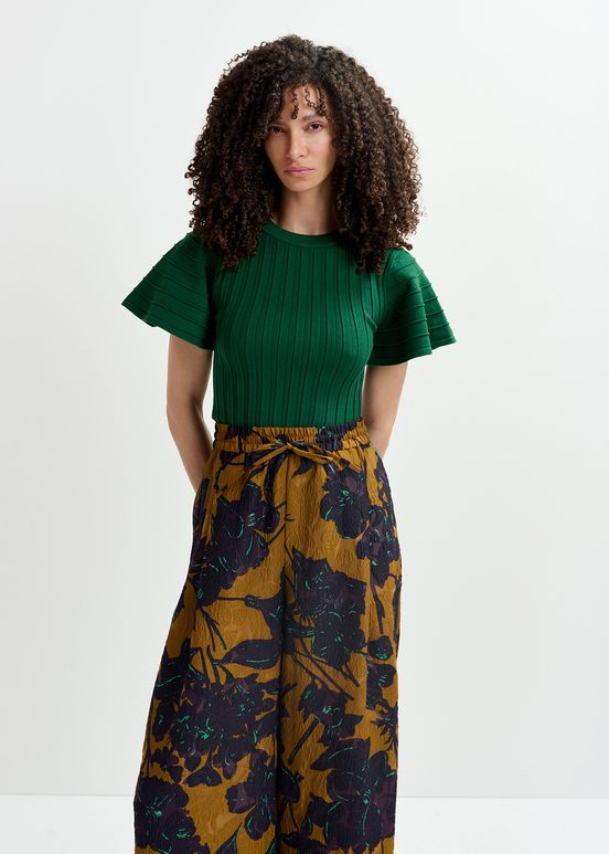 Dark green rib-knitted top with flared short sleeves