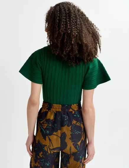 Dark green rib-knitted top with flared short sleeves